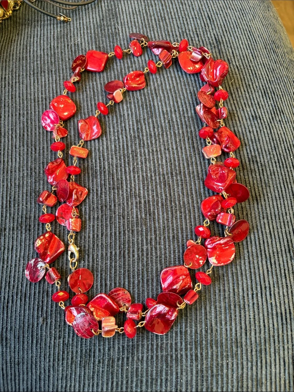 Unbranded Multi-Bead Necklace Womens OS Red Good Shell Faceted Statement 18in